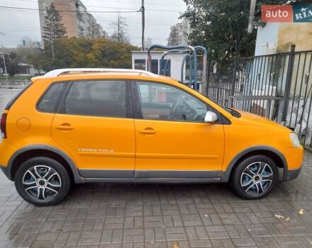 Оранжевый Фольксваген Кросс Поло, объемом двигателя 1.39 л и пробегом 160 тыс. км за 5200 $, фото 1 на Automoto.ua