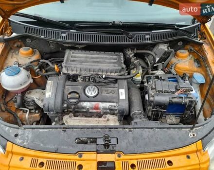 Оранжевый Фольксваген Кросс Поло, объемом двигателя 1.39 л и пробегом 160 тыс. км за 5200 $, фото 10 на Automoto.ua