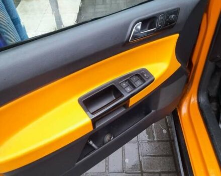 Оранжевый Фольксваген Кросс Поло, объемом двигателя 1.39 л и пробегом 160 тыс. км за 5200 $, фото 4 на Automoto.ua