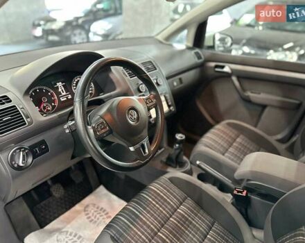 Білий Фольксваген Кросс Туран, об'ємом двигуна 1.39 л та пробігом 192 тис. км за 9799 $, фото 10 на Automoto.ua