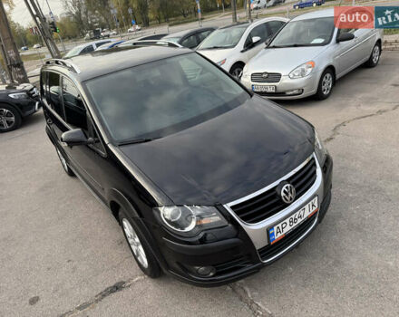 Черный Фольксваген Кросс Туран, объемом двигателя 1.9 л и пробегом 278 тыс. км за 7100 $, фото 10 на Automoto.ua