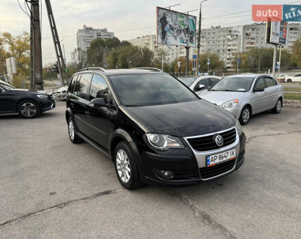 Черный Фольксваген Кросс Туран, объемом двигателя 1.9 л и пробегом 278 тыс. км за 7100 $, фото 6 на Automoto.ua