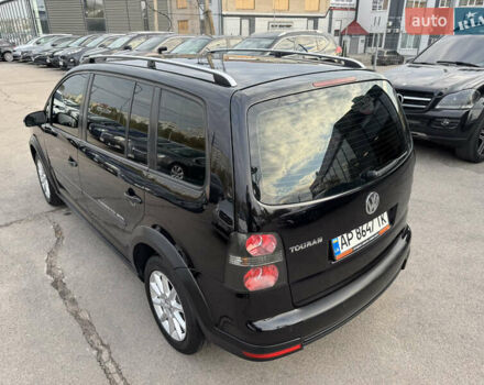 Черный Фольксваген Кросс Туран, объемом двигателя 1.9 л и пробегом 278 тыс. км за 7100 $, фото 16 на Automoto.ua