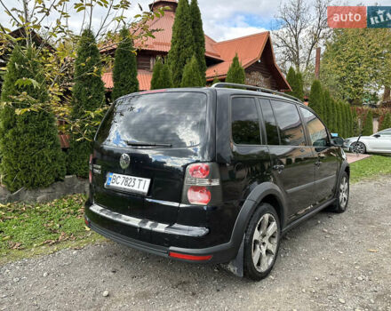 Черный Фольксваген Кросс Туран, объемом двигателя 1.9 л и пробегом 333 тыс. км за 7500 $, фото 3 на Automoto.ua