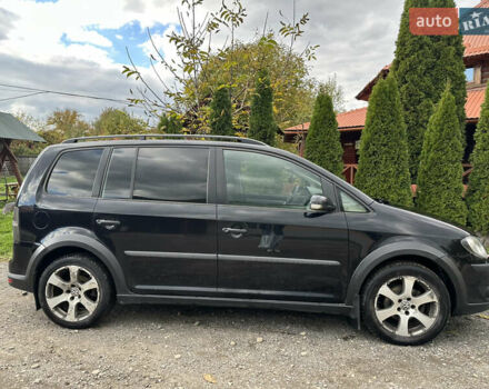Черный Фольксваген Кросс Туран, объемом двигателя 1.9 л и пробегом 333 тыс. км за 7500 $, фото 2 на Automoto.ua