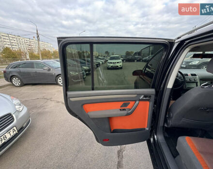 Черный Фольксваген Кросс Туран, объемом двигателя 1.9 л и пробегом 278 тыс. км за 7100 $, фото 26 на Automoto.ua