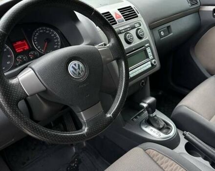 Черный Фольксваген Кросс Туран, объемом двигателя 1.4 л и пробегом 143 тыс. км за 8700 $, фото 6 на Automoto.ua