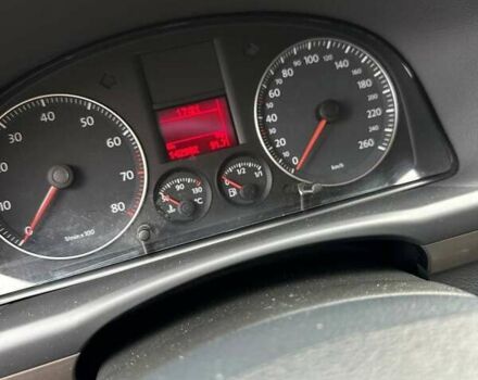 Черный Фольксваген Кросс Туран, объемом двигателя 1.4 л и пробегом 143 тыс. км за 8700 $, фото 17 на Automoto.ua