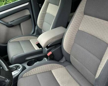 Черный Фольксваген Кросс Туран, объемом двигателя 1.4 л и пробегом 143 тыс. км за 8700 $, фото 21 на Automoto.ua