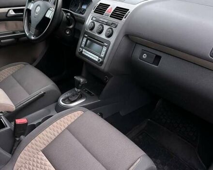 Черный Фольксваген Кросс Туран, объемом двигателя 1.4 л и пробегом 143 тыс. км за 8700 $, фото 12 на Automoto.ua