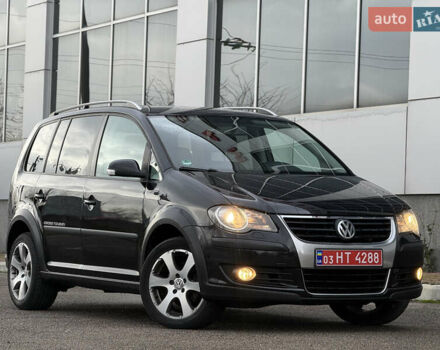 Черный Фольксваген Кросс Туран, объемом двигателя 0 л и пробегом 219 тыс. км за 8500 $, фото 6 на Automoto.ua