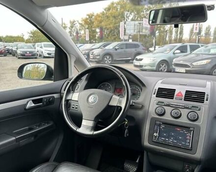 Черный Фольксваген Кросс Туран, объемом двигателя 1.9 л и пробегом 232 тыс. км за 9500 $, фото 26 на Automoto.ua