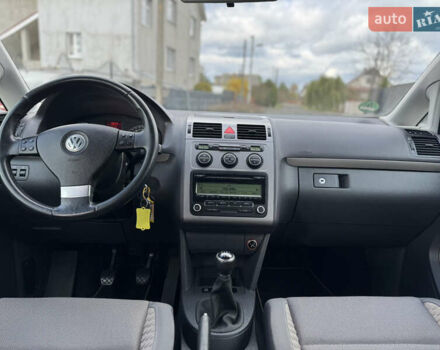 Черный Фольксваген Кросс Туран, объемом двигателя 1.4 л и пробегом 230 тыс. км за 7690 $, фото 13 на Automoto.ua