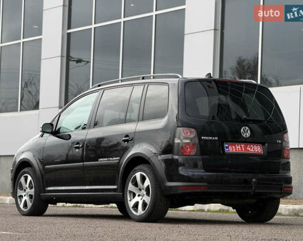 Черный Фольксваген Кросс Туран, объемом двигателя 0 л и пробегом 219 тыс. км за 8500 $, фото 16 на Automoto.ua