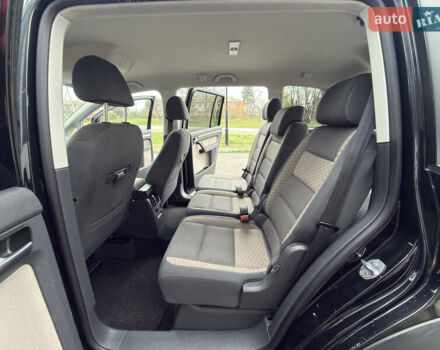 Черный Фольксваген Кросс Туран, объемом двигателя 0 л и пробегом 219 тыс. км за 8500 $, фото 95 на Automoto.ua