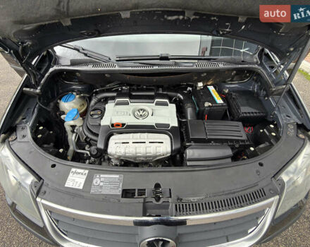 Черный Фольксваген Кросс Туран, объемом двигателя 0 л и пробегом 219 тыс. км за 8500 $, фото 73 на Automoto.ua