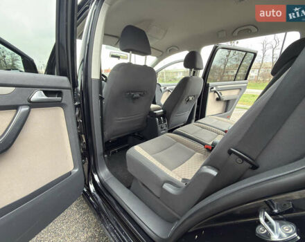 Черный Фольксваген Кросс Туран, объемом двигателя 0 л и пробегом 219 тыс. км за 8500 $, фото 92 на Automoto.ua