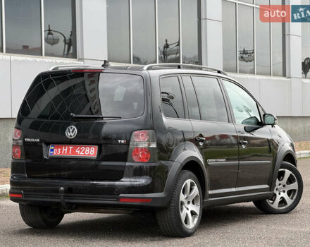 Черный Фольксваген Кросс Туран, объемом двигателя 0 л и пробегом 219 тыс. км за 8500 $, фото 38 на Automoto.ua