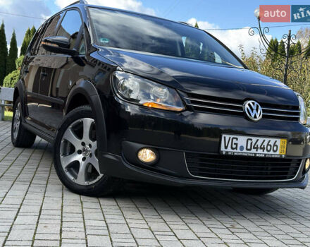 Черный Фольксваген Кросс Туран, объемом двигателя 2 л и пробегом 260 тыс. км за 12700 $, фото 3 на Automoto.ua