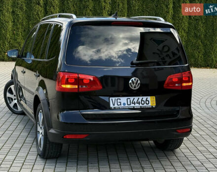 Черный Фольксваген Кросс Туран, объемом двигателя 2 л и пробегом 260 тыс. км за 12700 $, фото 12 на Automoto.ua