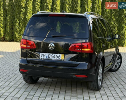 Черный Фольксваген Кросс Туран, объемом двигателя 2 л и пробегом 260 тыс. км за 12700 $, фото 35 на Automoto.ua
