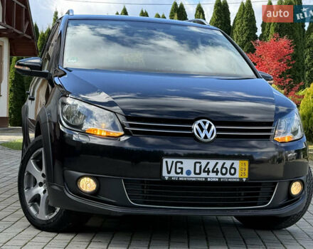 Черный Фольксваген Кросс Туран, объемом двигателя 2 л и пробегом 260 тыс. км за 12700 $, фото 4 на Automoto.ua