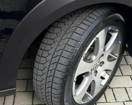 Черный Фольксваген Кросс Туран, объемом двигателя 2 л и пробегом 260 тыс. км за 12700 $, фото 10 на Automoto.ua