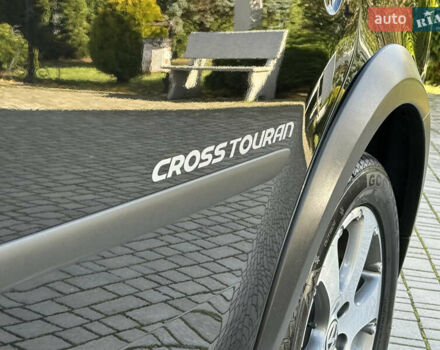 Черный Фольксваген Кросс Туран, объемом двигателя 2 л и пробегом 260 тыс. км за 12700 $, фото 30 на Automoto.ua