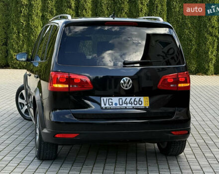 Черный Фольксваген Кросс Туран, объемом двигателя 2 л и пробегом 260 тыс. км за 12700 $, фото 15 на Automoto.ua