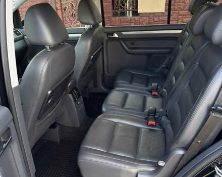 Черный Фольксваген Кросс Туран, объемом двигателя 2 л и пробегом 260 тыс. км за 12700 $, фото 43 на Automoto.ua