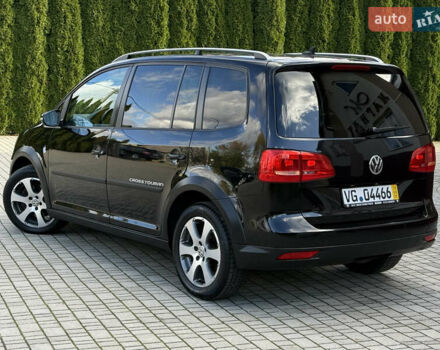 Черный Фольксваген Кросс Туран, объемом двигателя 2 л и пробегом 260 тыс. км за 12700 $, фото 14 на Automoto.ua