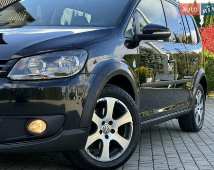 Черный Фольксваген Кросс Туран, объемом двигателя 2 л и пробегом 260 тыс. км за 12700 $, фото 25 на Automoto.ua