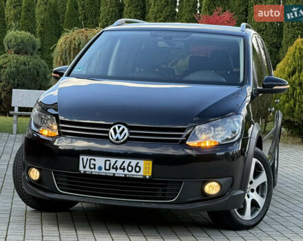 Черный Фольксваген Кросс Туран, объемом двигателя 2 л и пробегом 260 тыс. км за 12700 $, фото 16 на Automoto.ua