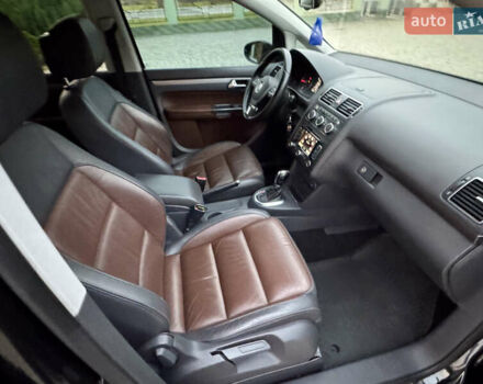 Черный Фольксваген Кросс Туран, объемом двигателя 2 л и пробегом 255 тыс. км за 12499 $, фото 44 на Automoto.ua