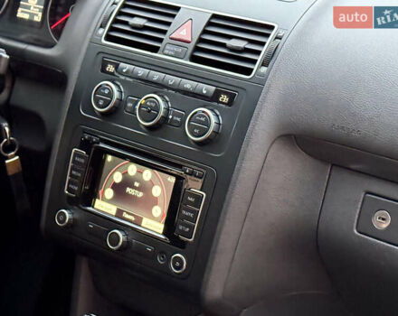 Черный Фольксваген Кросс Туран, объемом двигателя 2 л и пробегом 255 тыс. км за 12499 $, фото 45 на Automoto.ua