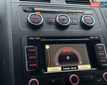 Черный Фольксваген Кросс Туран, объемом двигателя 2 л и пробегом 255 тыс. км за 12499 $, фото 77 на Automoto.ua