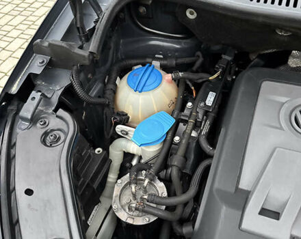 Черный Фольксваген Кросс Туран, объемом двигателя 2 л и пробегом 255 тыс. км за 12499 $, фото 88 на Automoto.ua