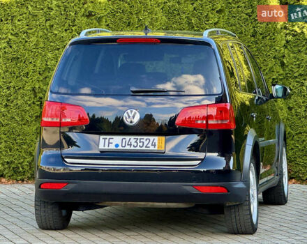 Черный Фольксваген Кросс Туран, объемом двигателя 2 л и пробегом 255 тыс. км за 12499 $, фото 11 на Automoto.ua