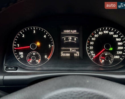 Черный Фольксваген Кросс Туран, объемом двигателя 2 л и пробегом 255 тыс. км за 12499 $, фото 19 на Automoto.ua