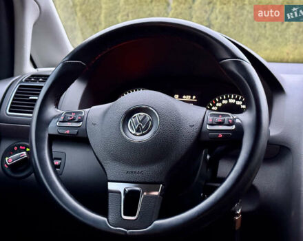 Черный Фольксваген Кросс Туран, объемом двигателя 2 л и пробегом 255 тыс. км за 12499 $, фото 58 на Automoto.ua