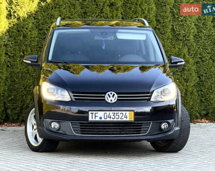 Черный Фольксваген Кросс Туран, объемом двигателя 2 л и пробегом 255 тыс. км за 12499 $, фото 1 на Automoto.ua