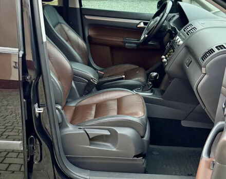 Черный Фольксваген Кросс Туран, объемом двигателя 2 л и пробегом 255 тыс. км за 12499 $, фото 47 на Automoto.ua