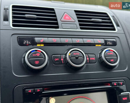 Черный Фольксваген Кросс Туран, объемом двигателя 2 л и пробегом 255 тыс. км за 12499 $, фото 79 на Automoto.ua