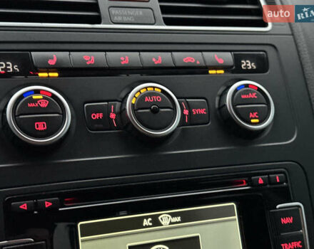 Черный Фольксваген Кросс Туран, объемом двигателя 2 л и пробегом 255 тыс. км за 12499 $, фото 103 на Automoto.ua