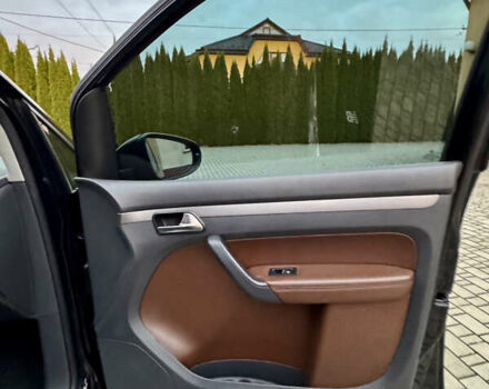 Черный Фольксваген Кросс Туран, объемом двигателя 2 л и пробегом 255 тыс. км за 12499 $, фото 41 на Automoto.ua