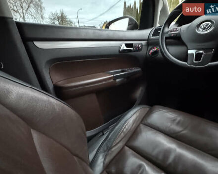 Черный Фольксваген Кросс Туран, объемом двигателя 2 л и пробегом 255 тыс. км за 12499 $, фото 57 на Automoto.ua