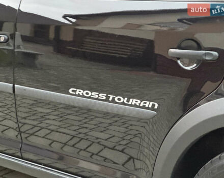 Черный Фольксваген Кросс Туран, объемом двигателя 2 л и пробегом 255 тыс. км за 12499 $, фото 83 на Automoto.ua
