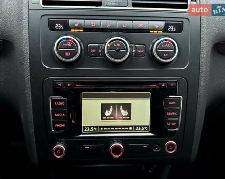 Черный Фольксваген Кросс Туран, объемом двигателя 2 л и пробегом 255 тыс. км за 12499 $, фото 65 на Automoto.ua