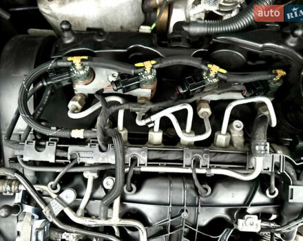 Черный Фольксваген Кросс Туран, объемом двигателя 2 л и пробегом 255 тыс. км за 12499 $, фото 96 на Automoto.ua