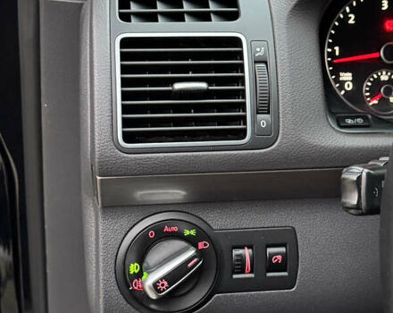 Черный Фольксваген Кросс Туран, объемом двигателя 2 л и пробегом 255 тыс. км за 12499 $, фото 52 на Automoto.ua